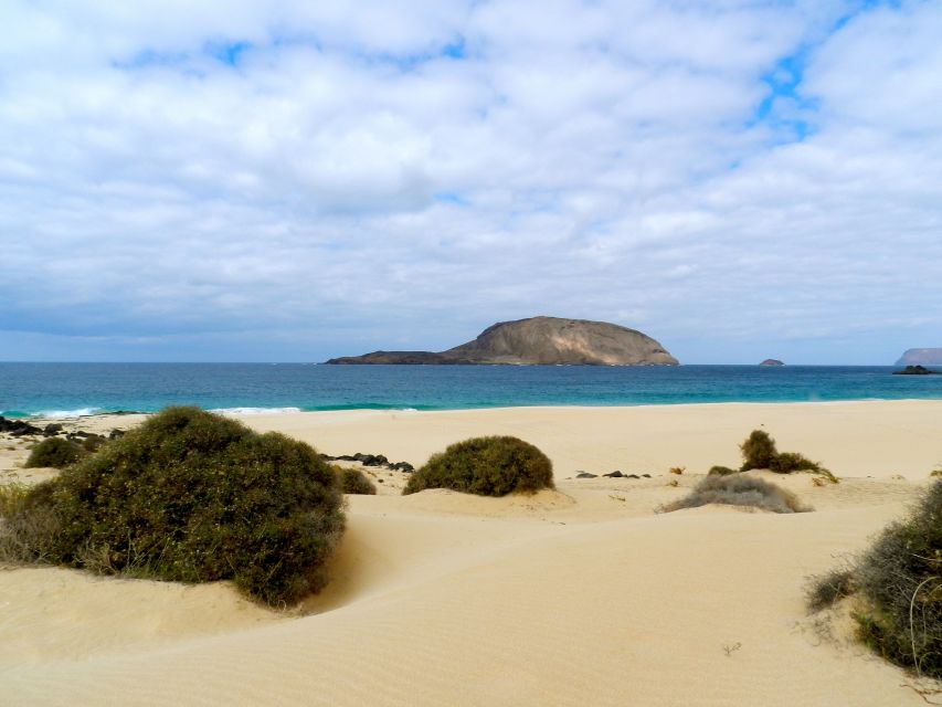 Lanzarote: Return Ferry to La Graciosa with Bus Pickup - Should you book the La Graciosa ferry trip?