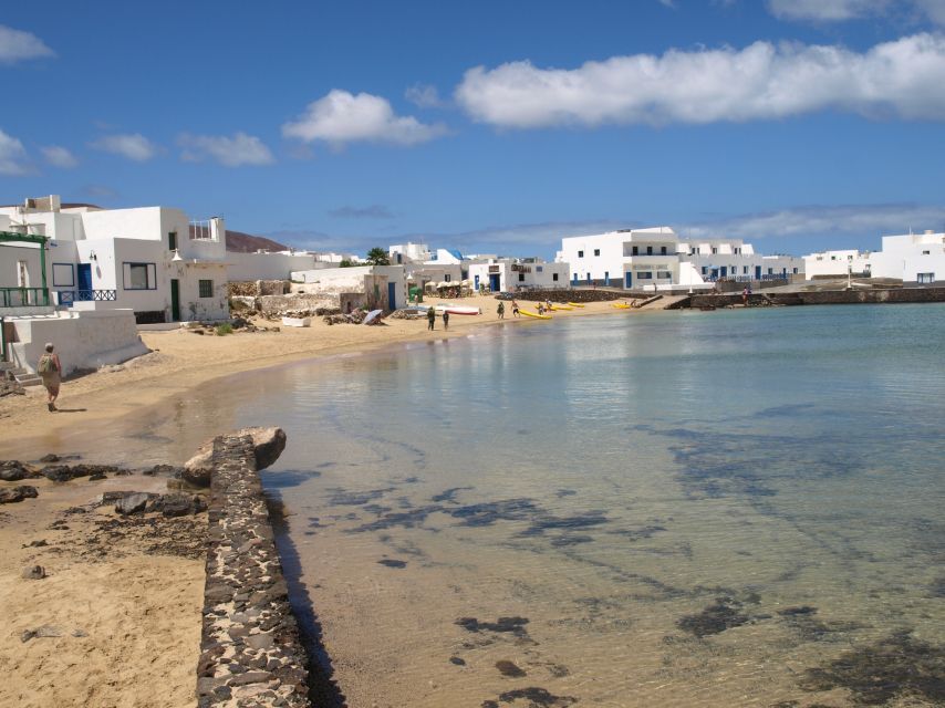 Lanzarote: Return Ferry to La Graciosa with Bus Pickup - Your five hours on La Graciosa