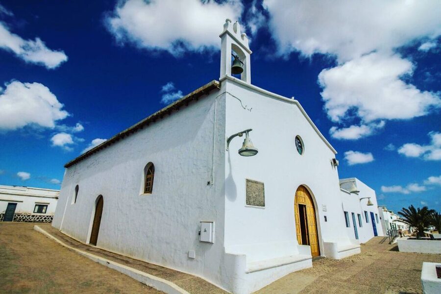 Lanzarote: Return Ferry to La Graciosa with Bus Pickup - Is $47 good value?