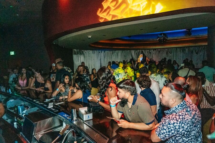 Las Vegas: Club Crawl and Party Bus with Free Drinks - Who will enjoy this crawl most
