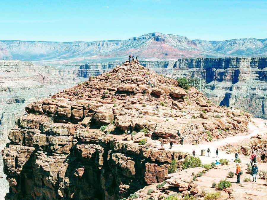 Las Vegas: Grand Canyon West Bus Tour with Guided Walk - How the guide and driver affect the day