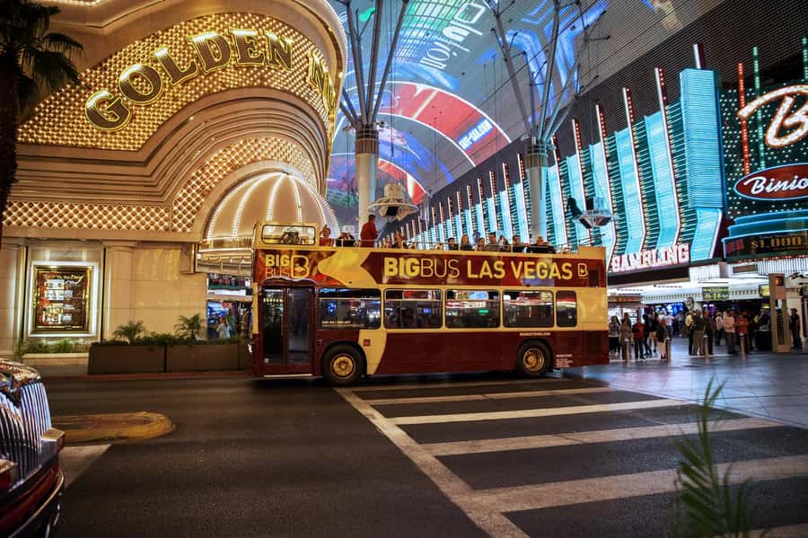 Las Vegas: Neon Museum Experience & Vegas Open-Top Bus Tour - The ride back through modern Las Vegas