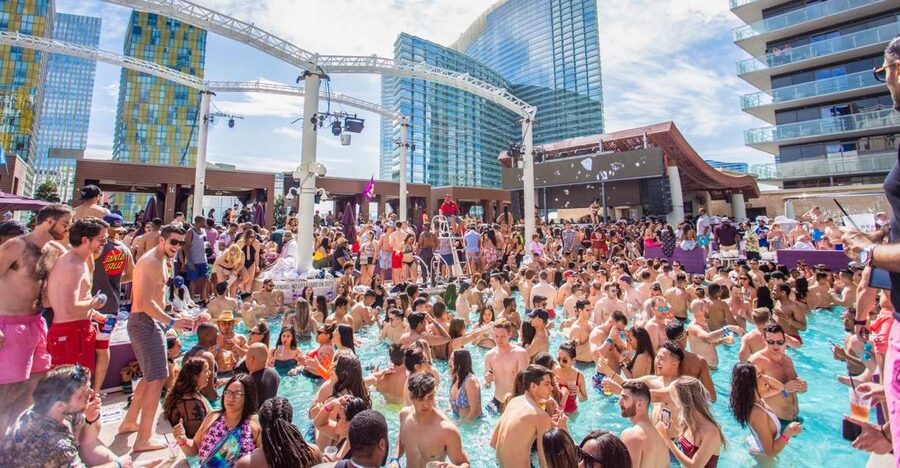 Las Vegas: Party Bus Day Club Tour with Drinks & Club Entry - What This $42 Las Vegas Day Club Tour Actually Gives You