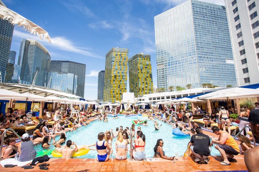 Las Vegas: Party Bus Day Club Tour with Drinks & Club Entry - How the Club Stops Work