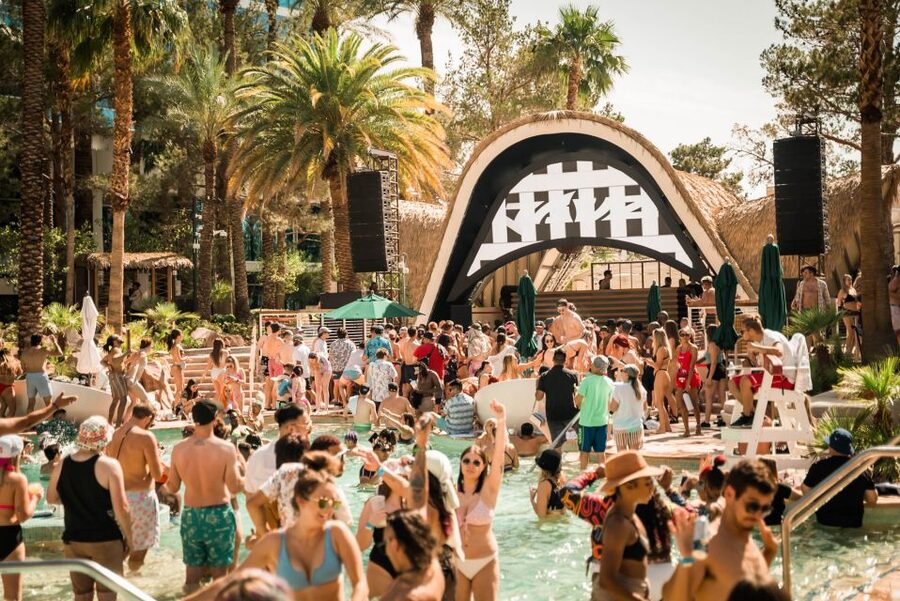 Las Vegas: Party Bus Day Club Tour with Drinks & Club Entry - Should You Book the Las Vegas Day Club Tour?