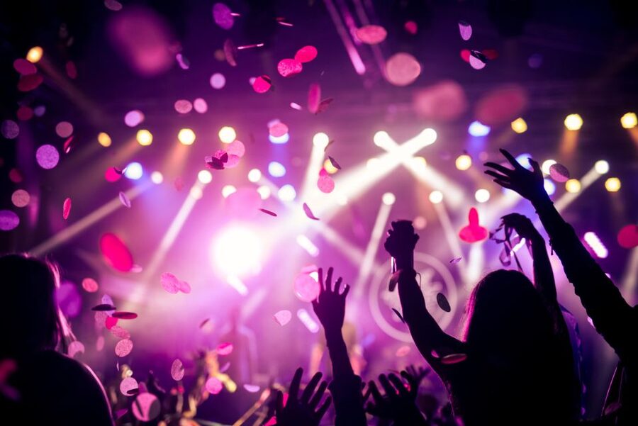 Las Vegas: Party Bus Nightclub Crawl - Moving between up to four Las Vegas clubs