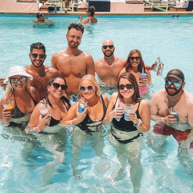 Las Vegas: Pool Crawl with Free Drinks on the Party Bus - What the Las Vegas pool crawl actually feels like