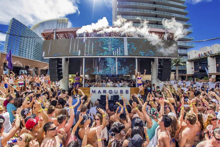 Las Vegas: Pool Party Crawl by Party Bus - Checking in at Mandalay Bay