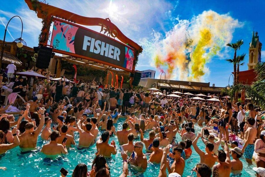 Las Vegas: Pool Party Crawl by Party Bus - Why the $59 price can work