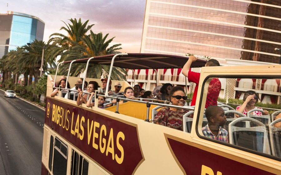 Las Vegas: Sightseeing Night Tour by Open-top Bus - Bellagio Fountains and the central Strip