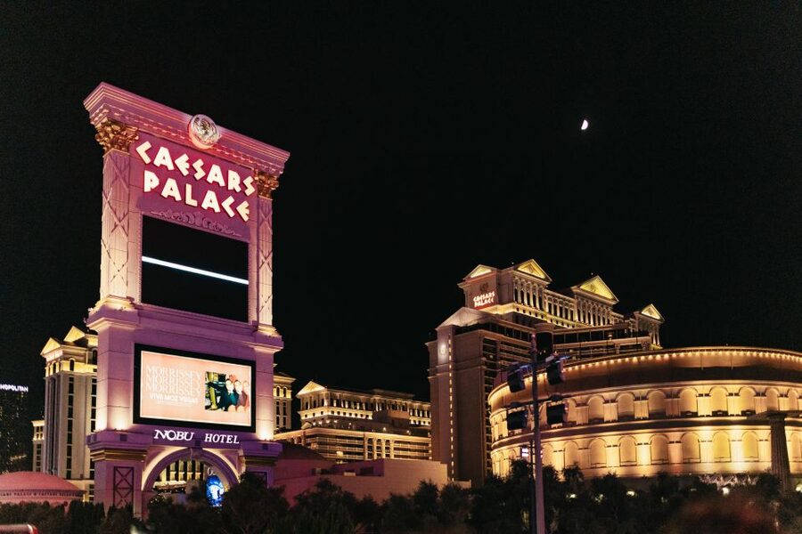 Las Vegas: Sightseeing Night Tour by Open-top Bus - The Welcome to Las Vegas sign