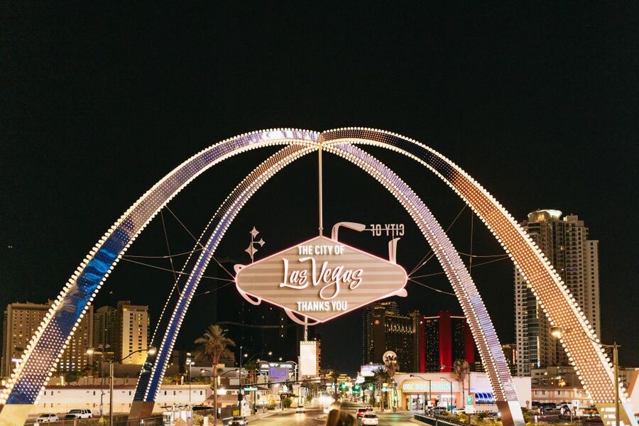 Las Vegas: Sightseeing Night Tour by Open-top Bus - How the audio guide shapes the ride