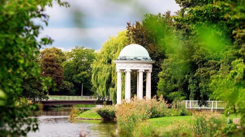 Leipzig: Hop-On-Hop-Off Bus Tour & City Walk - The Battle of the Nations Monument and Leipzig’s wartime memory