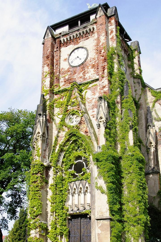 Leipzig: Hop-On-Hop-Off Bus Tour & City Walk - Should you book the Markkleeberger Lake bus tour?