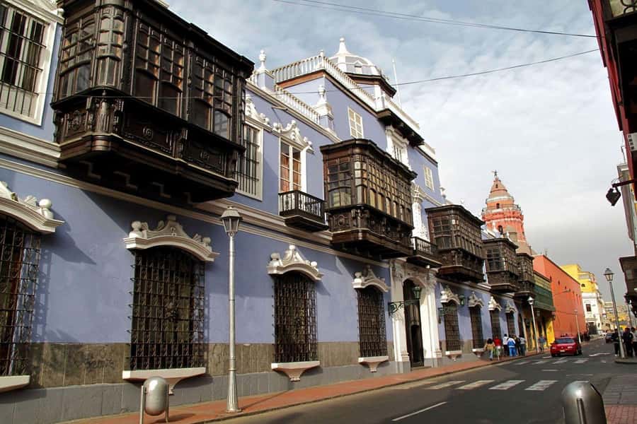Lima : City tour 360° Panoramic bus - Sightseeing Tour - San Francisco’s catacombs are the most distinctive visit