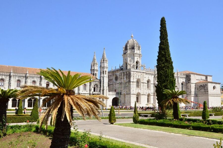 Lisbon: Boat Tour Ticket and Hop-on Hop-off 48-Hour Bus. - Price, crowds, and comfort