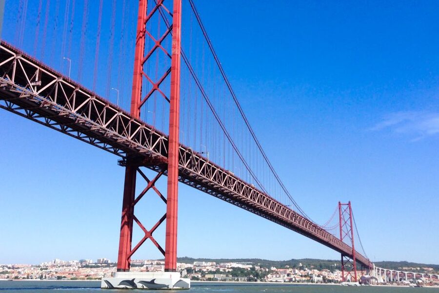 Lisbon: Boat Tour Ticket and Hop-on Hop-off 48-Hour Bus. - Who should buy it?