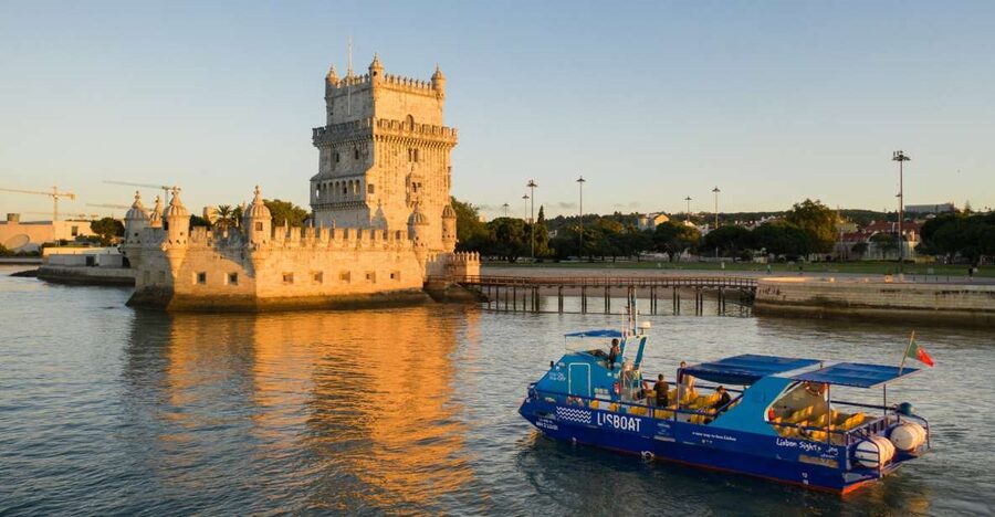 Lisbon: Sightseeing Boat Tour with Hop-On Hop-Off Option - The central riverfront and Terreiro do Paço