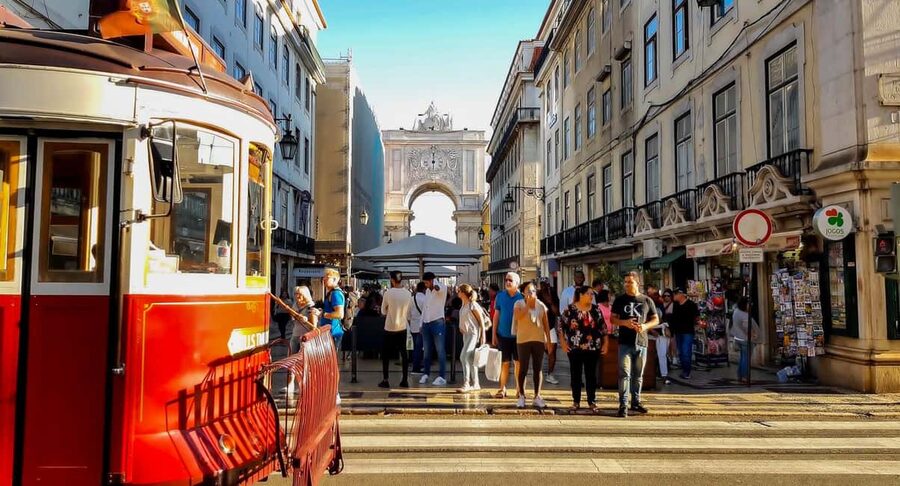 Lisbon: Tuk Tuk Hop-On Hop-Off Tour - Key points to know before booking