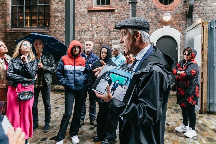 Liverpool: Official Peaky Blinders Coach Tour of Merseyside - What the four-hour coach format feels like