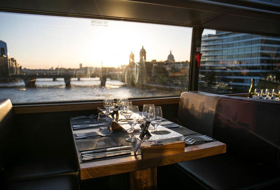 London: 4 Course Lunch Tour by Luxury Coach Bustronome - The lunch route: London from the east to Westminster