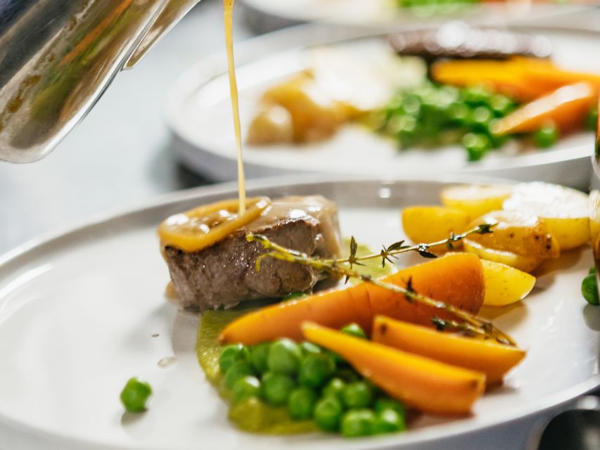London: 6-Course Gourmet Dinner on a Luxury Coach - Key points at a glance