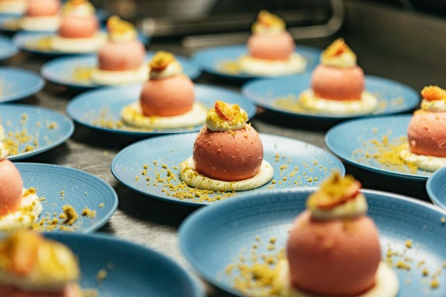 London: 6-Course Gourmet Dinner on a Luxury Coach - Should you book the London dinner bus?