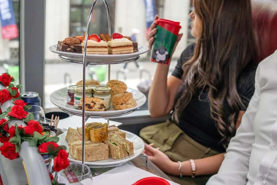 London: Afternoon Tea Bus Tour & London Eye Option - Big Ben, Westminster, and the London Eye