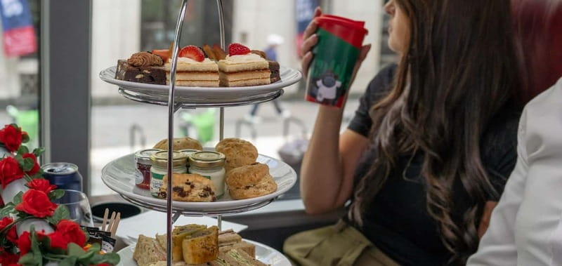 London: Afternoon Tea Bus Tour & London Eye Option - Vegan and gluten-free planning