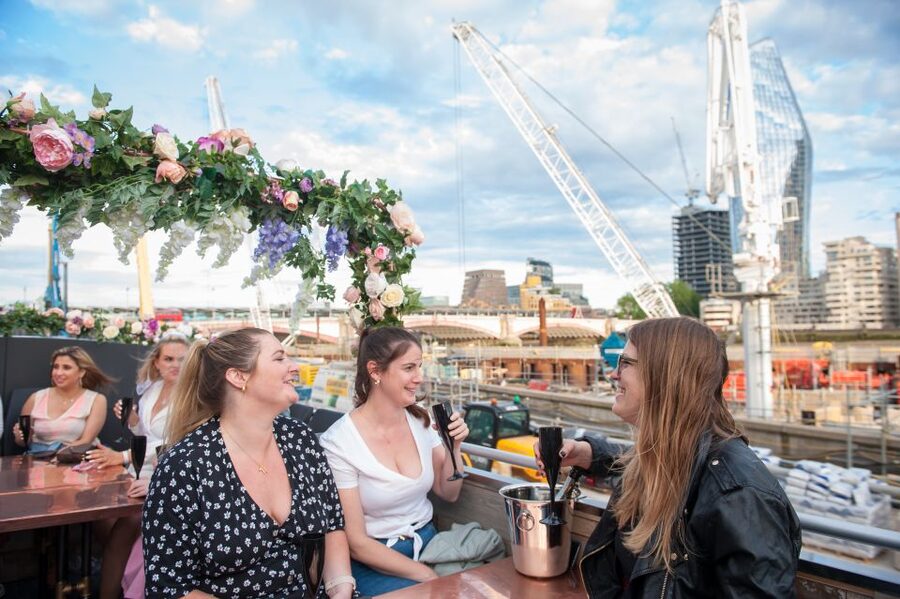 London: Bar Bus Tour by Tootbus - What the Bar Bus experience is really like