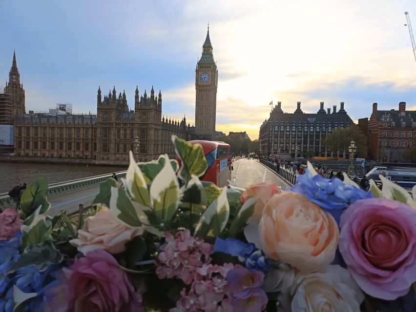 London: Bar Bus Tour by Tootbus - Who should book this London bus ride