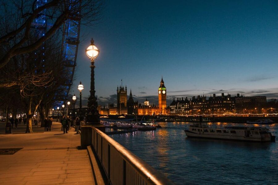 London: Big Bus Panoramic Evening Tour by Open-Top Bus - Audio commentary and the practical comfort level