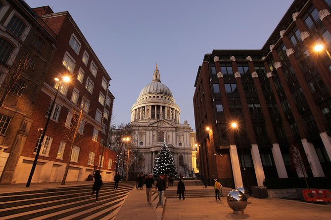 London by Night Sightseeing Open Top Bus Tour with Live Guide - The meeting point and seating deserve extra planning