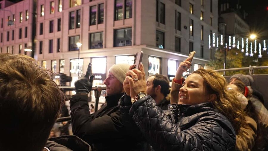 London: Christmas Lights Bus Tour With Live Guide - Is $33 a fair price?