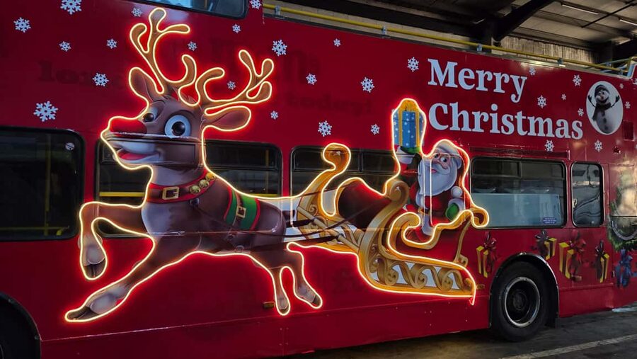 London: Christmas Lights Santa Sleigh Open-Top Tour - Trafalgar Square and the first Christmas stop