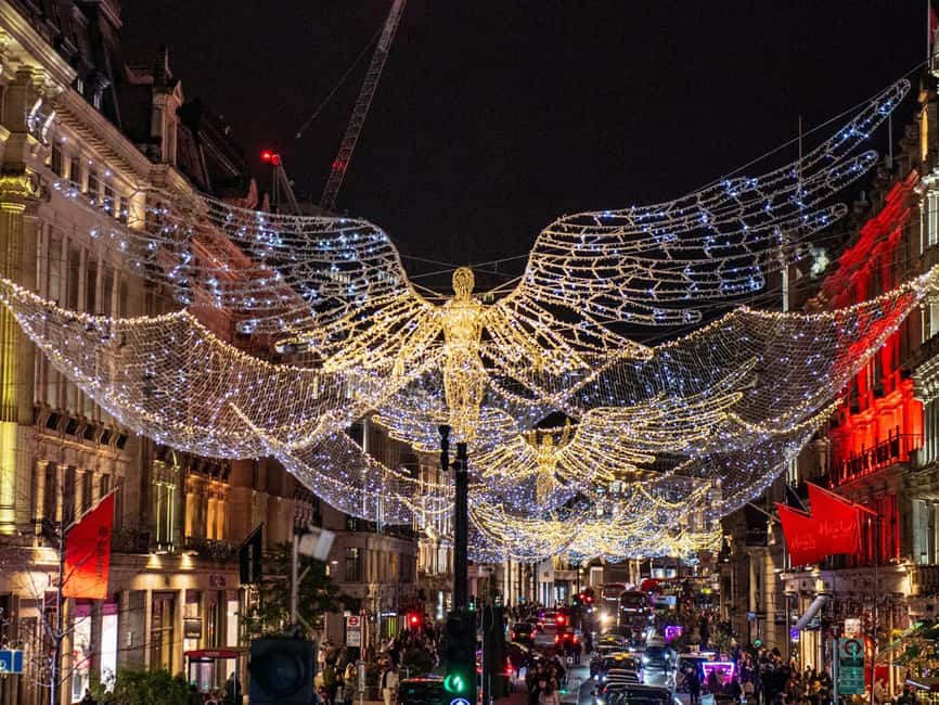 London: Christmas Lights Tour by Vintage Bus - Strand and Trafalgar Square set the Christmas mood
