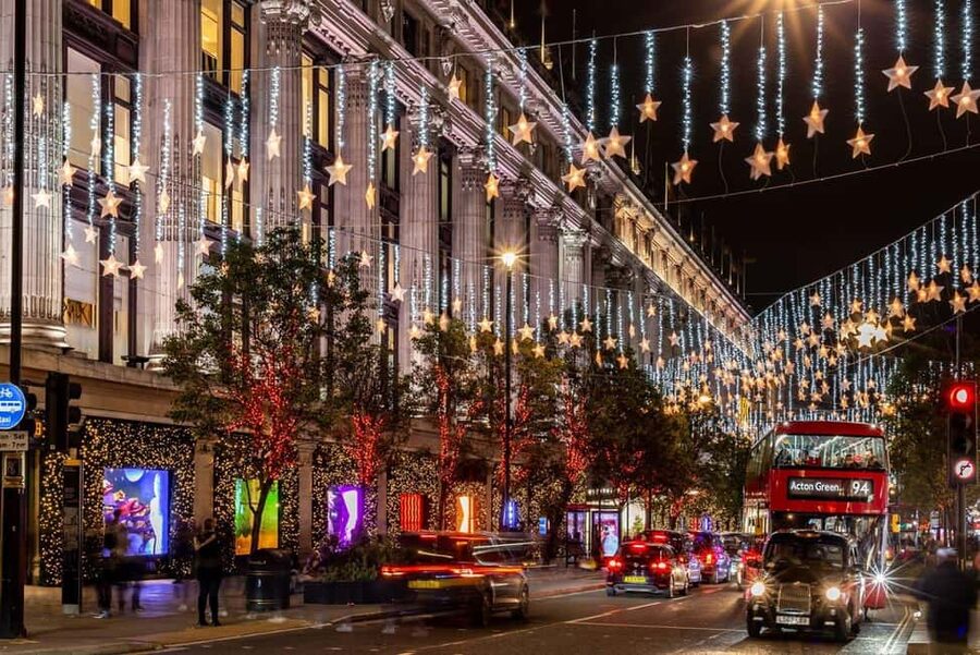 London: Christmas Lights Tour by Vintage Bus - Whitehall brings the landmarks back into view