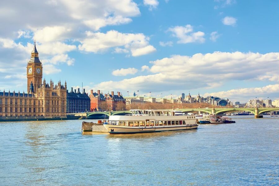 London: Full-Day Sightseeing Bus Tour with River Cruise - Seeing London’s old and new sides in one day