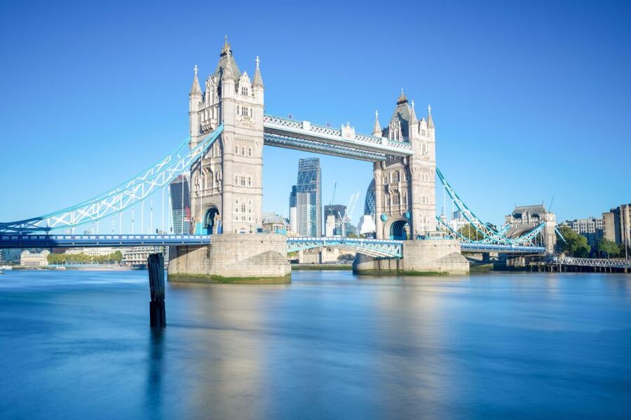 London: Full-Day Sightseeing Bus Tour with River Cruise - Buckingham Palace and the uncertain Guard Change