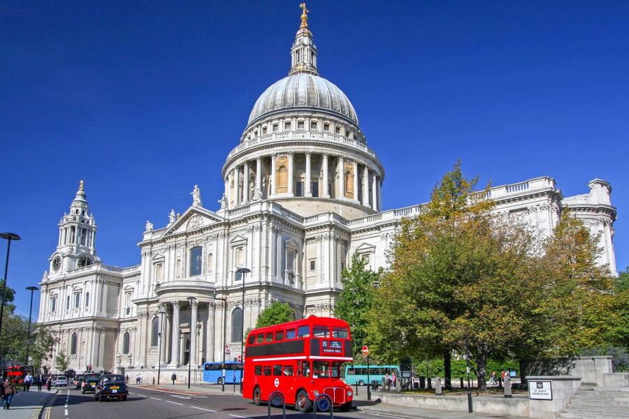 London: Full-Day Sightseeing Bus Tour with River Cruise - The Tower of London and its thousand years of stories