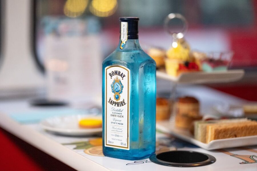 London: Gin and Afternoon Tea Bus Tour with Audio Guide - Why gin and afternoon tea work well together
