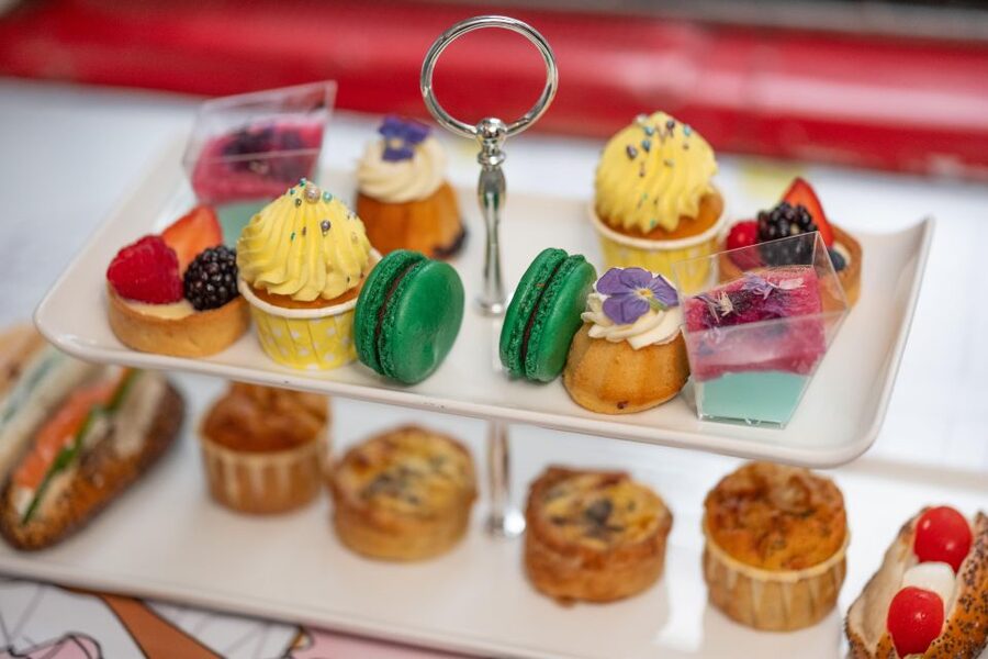 London: Gin and Afternoon Tea Bus Tour with Audio Guide - Boarding at Victoria or Trafalgar Square