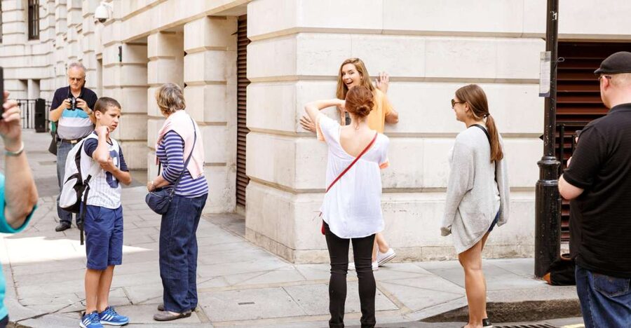 London: Guided Harry Potter Bus Tour of Locations - Finding the Ministry of Magic entrance
