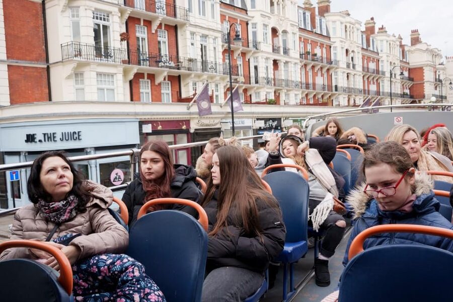 London: Hop-on Hop-off Bus Tour and Madame Tussauds Ticket - A realistic one-day plan