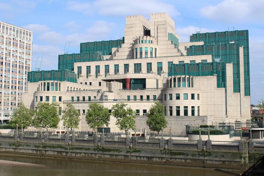 London: James Bond Small Group Mini Coach Tour - Is $114 good value for four hours?