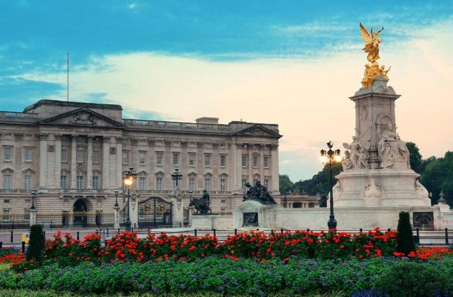 London: Landmarks Walking Tour, Hop-On Hop-Off Bus & Cruise - Seeing London From The Thames