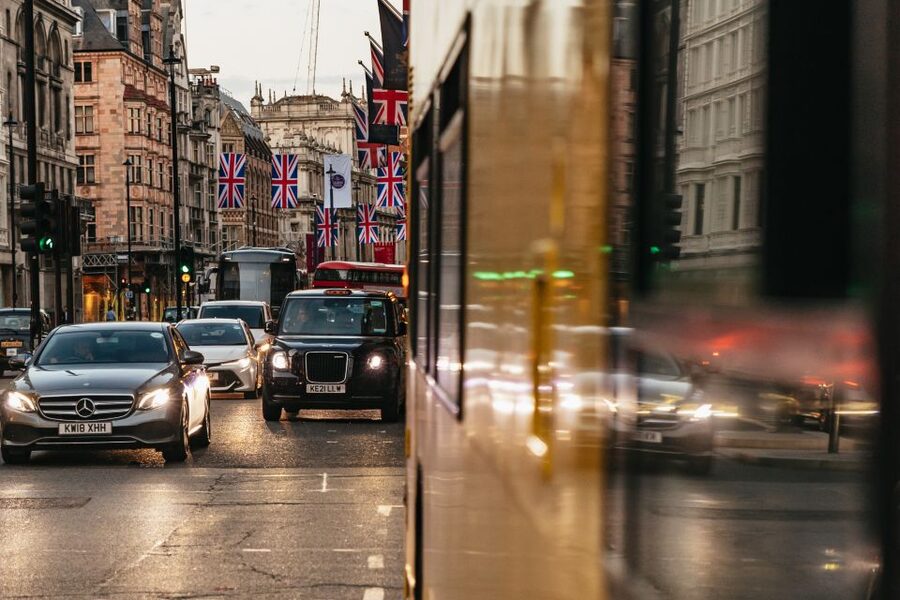London: London by Night Sightseeing Open-Top Bus Tour - Green Park, Wellington Arch, and South Kensington