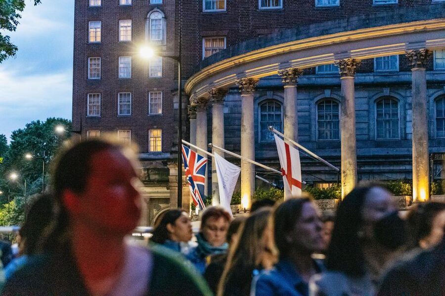 London: London by Night Sightseeing Open-Top Bus Tour - How good is the guide commentary?