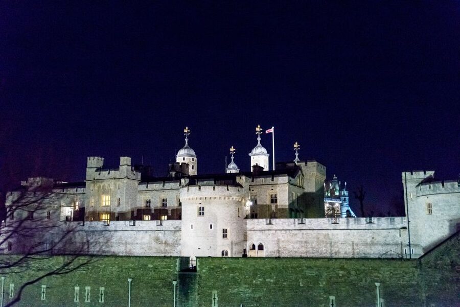 London: Nighttime Open-Top Sightseeing Tour with Live Guide - Tower Bridge, the Tower of London, and the City