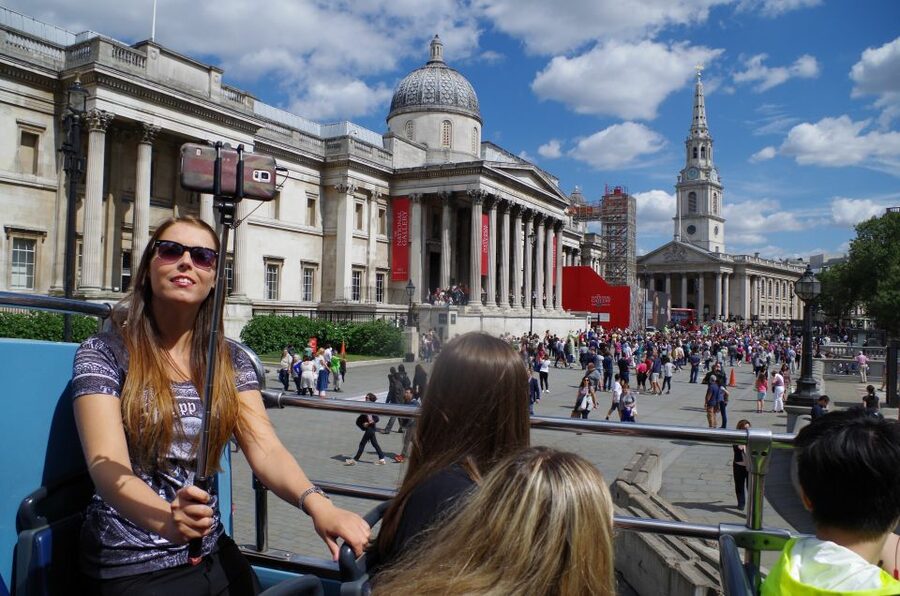 London: Panoramic Open-Top Bus Tour - Parliament, the Thames area, and Tower Bridge